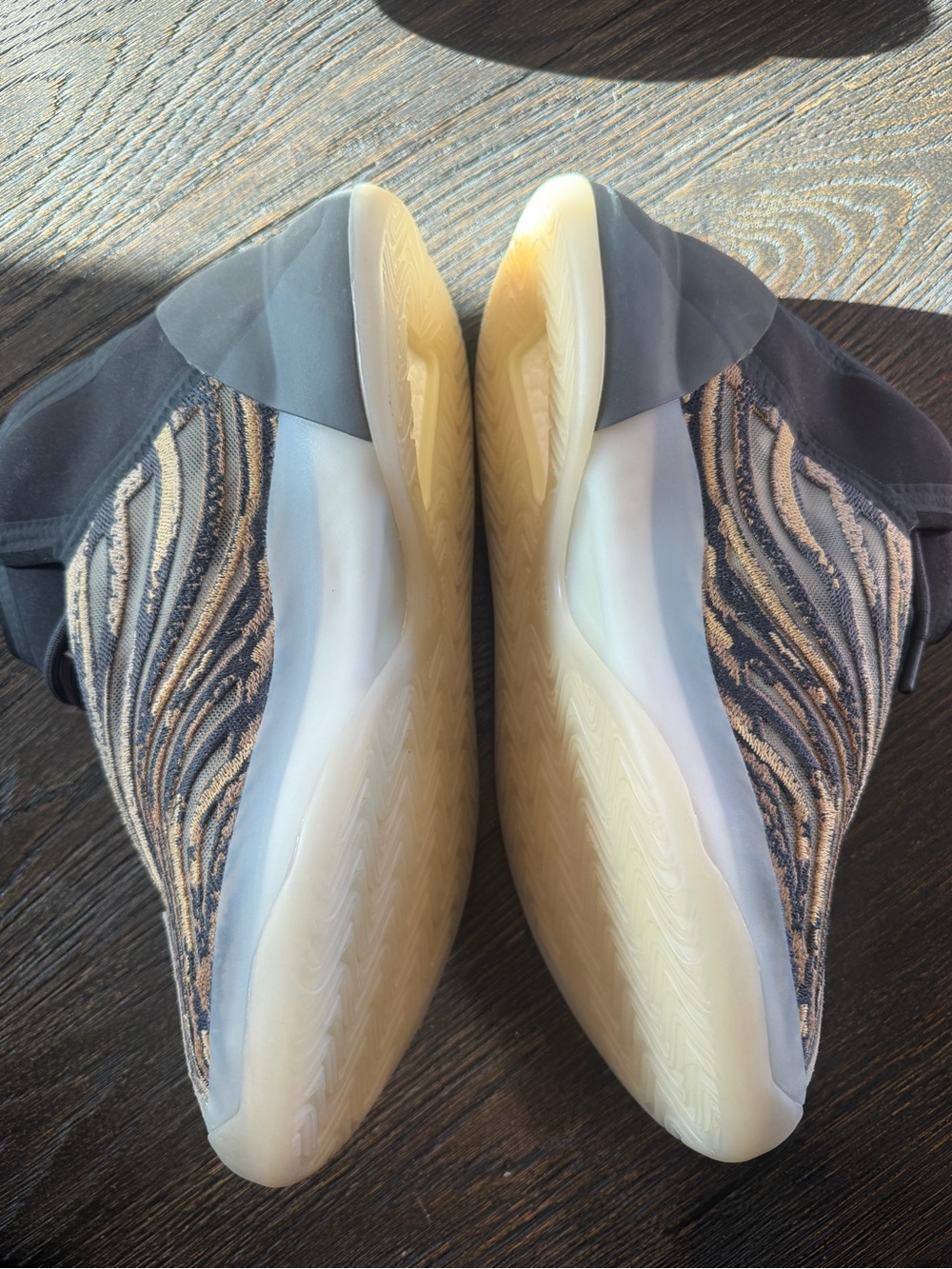 adidas Yeezy Quantum Amber Tint (2021) size 11 men’s - Picture 7 of 11